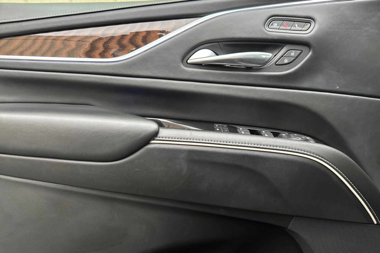 Certified 2021 Cadillac Escalade Sport Platinum w/ Heavy-Duty Trailer Package image 11