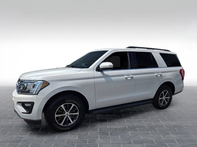Used 2018 Ford Expedition XLT w/ Equipment Group 201A AWD/4WD image 3