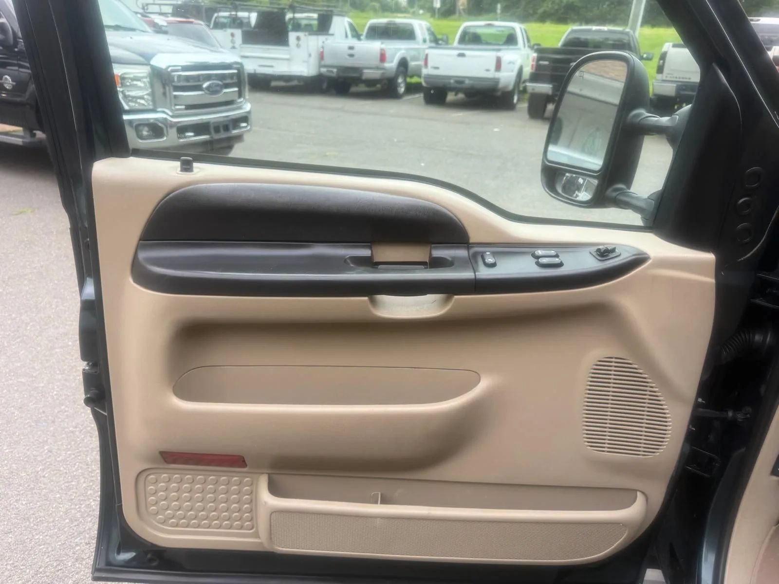 Used 2005 Ford F350 XLT AWD/4WD image 10