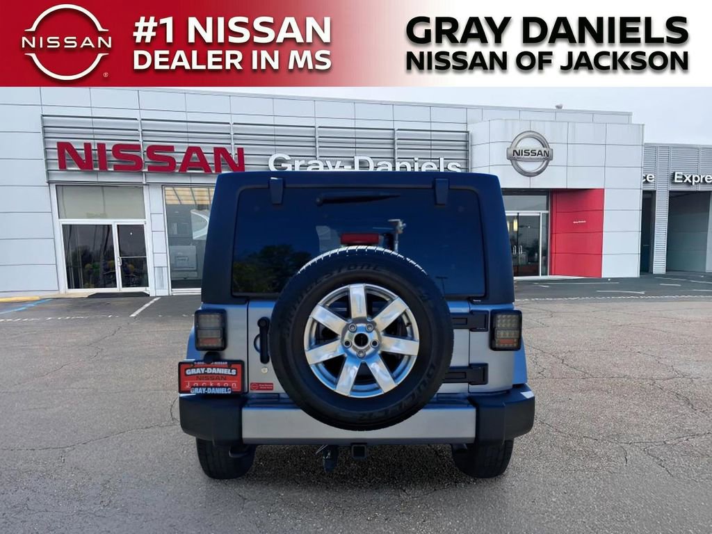 Used 2018 Jeep Wrangler Unlimited Sahara w/ Connectivity Group image 6