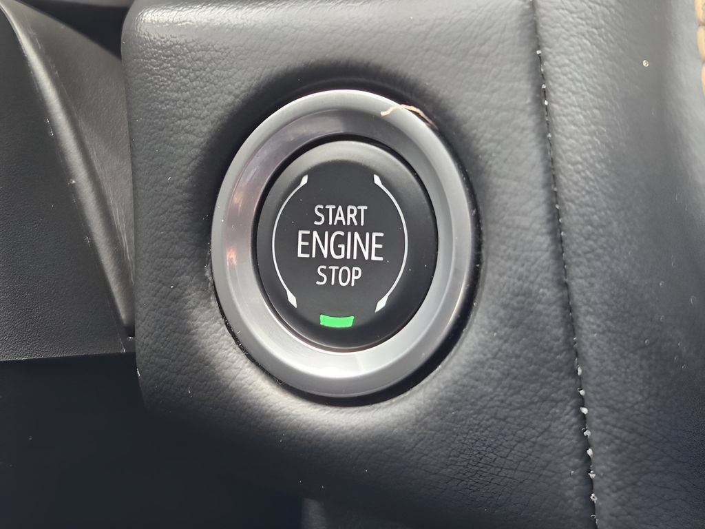 Used 2024 GMC Yukon AT4 w/ Technology Package AWD/4WD image 19