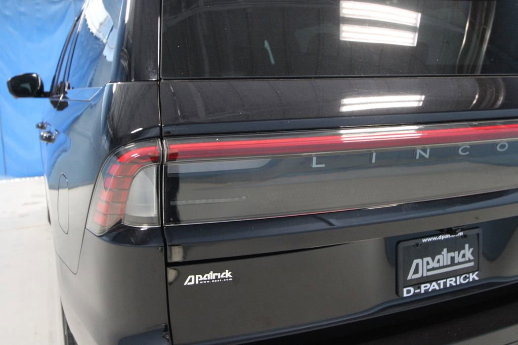 Used 2025 Lincoln Navigator Reserve AWD/4WD image 42