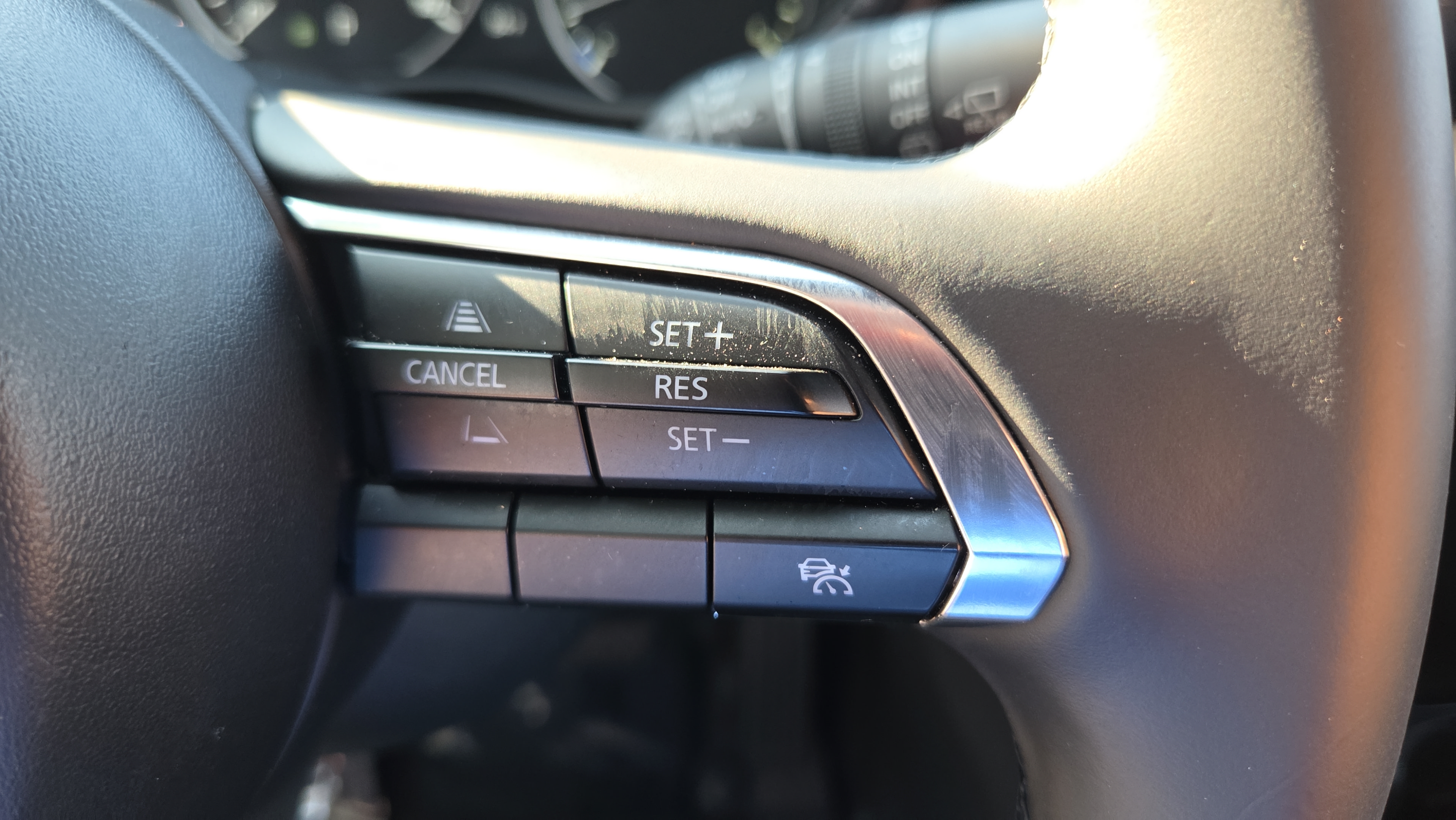 Used 2024 MAZDA MAZDA3 s FWD image 25