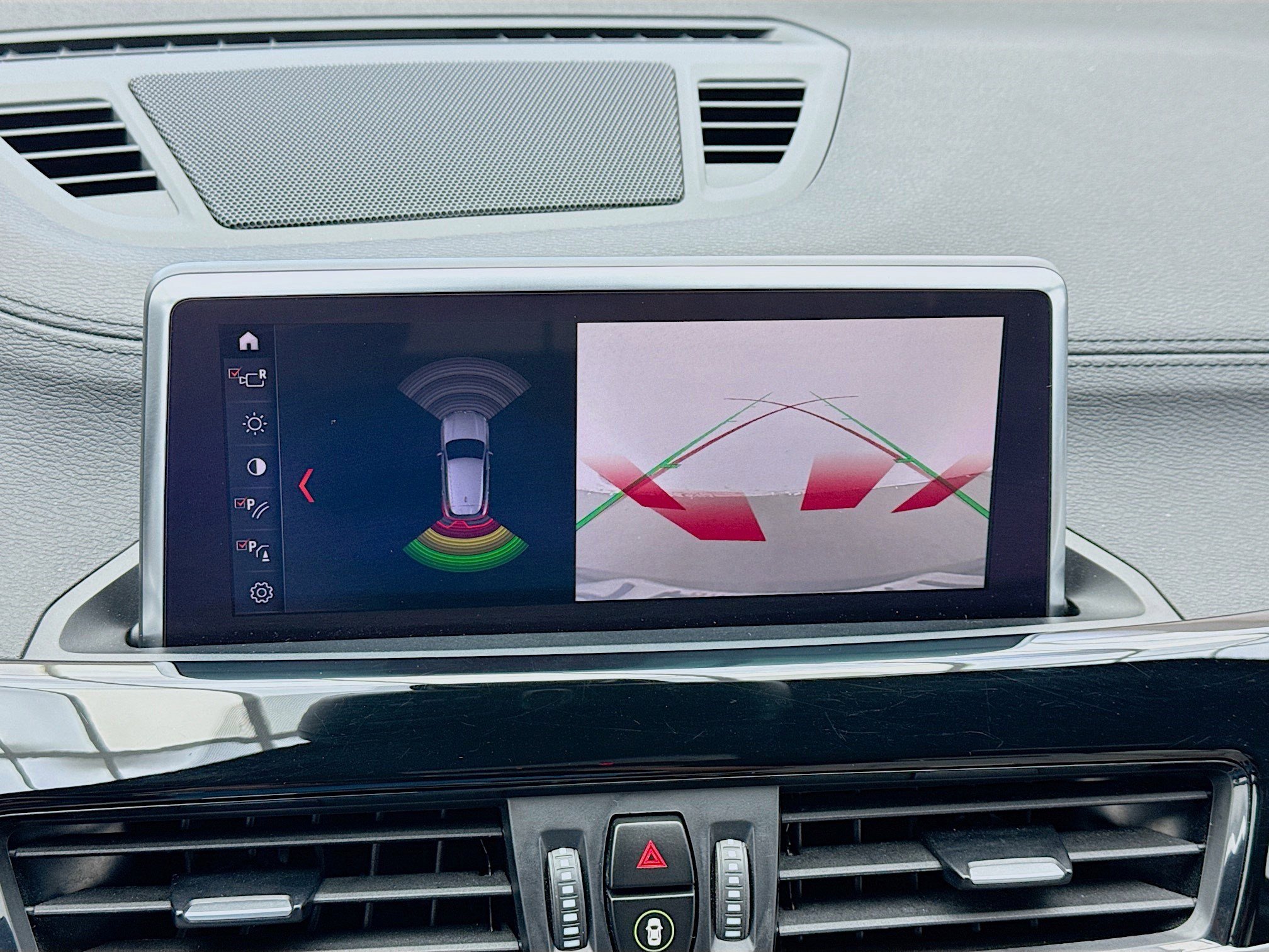 Used 2023 BMW X2 sDrive28i w/ Convenience Package image 10