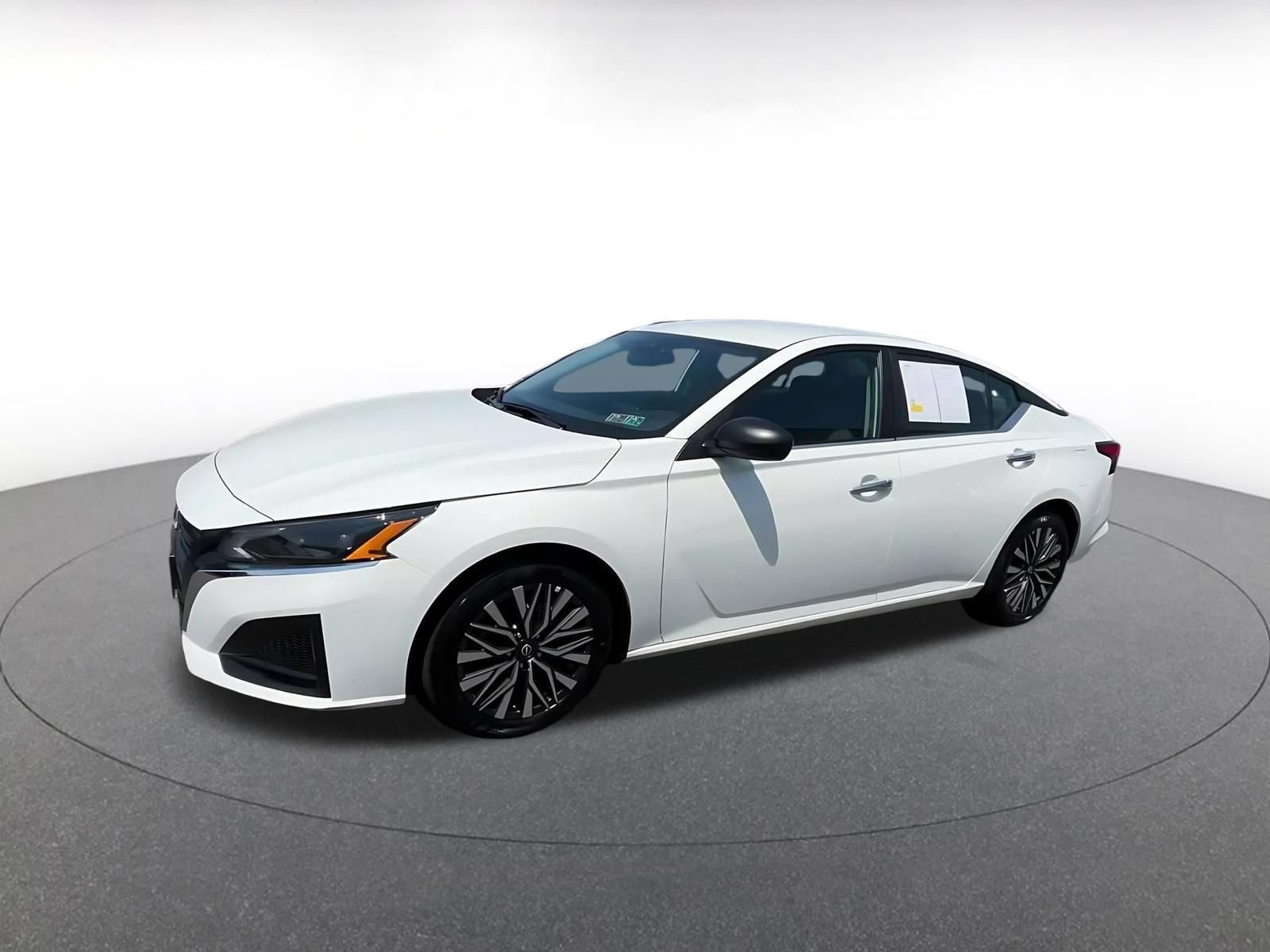 Used 2025 Nissan Altima 2.5 SV FWD image 7