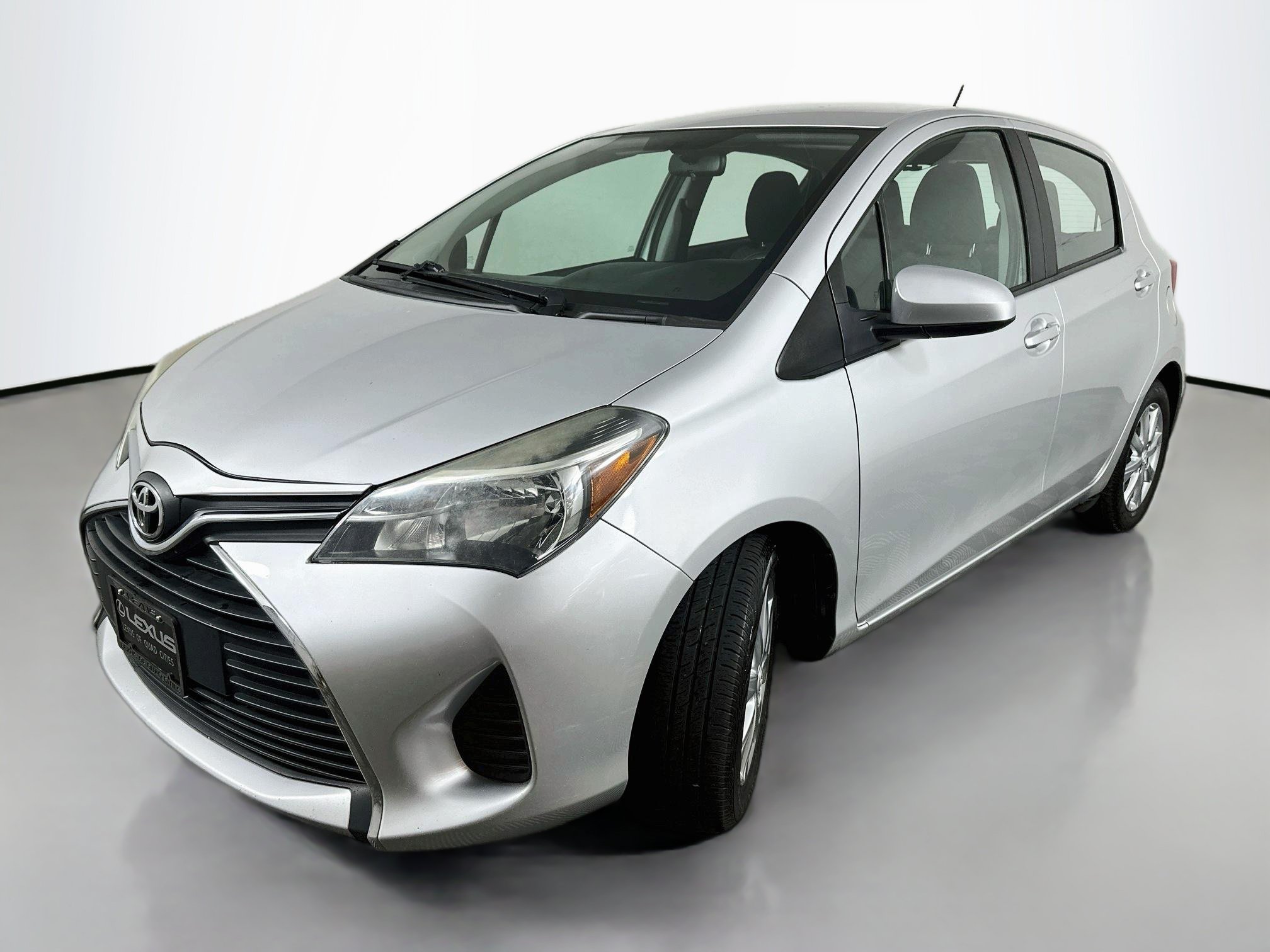 Used 2015 Toyota Yaris LE FWD image 3