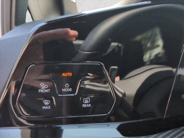 Used 2023 Volkswagen Golf 20th Anniversary Edition image 16