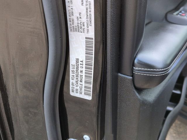 Certified 2024 Jeep Grand Cherokee L Limited w/ Luxury Tech Group II image 35