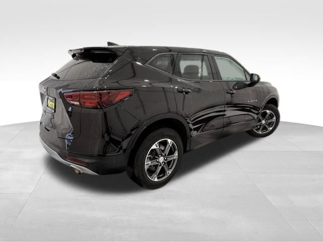 Used 2025 Chevrolet Blazer LT image 5