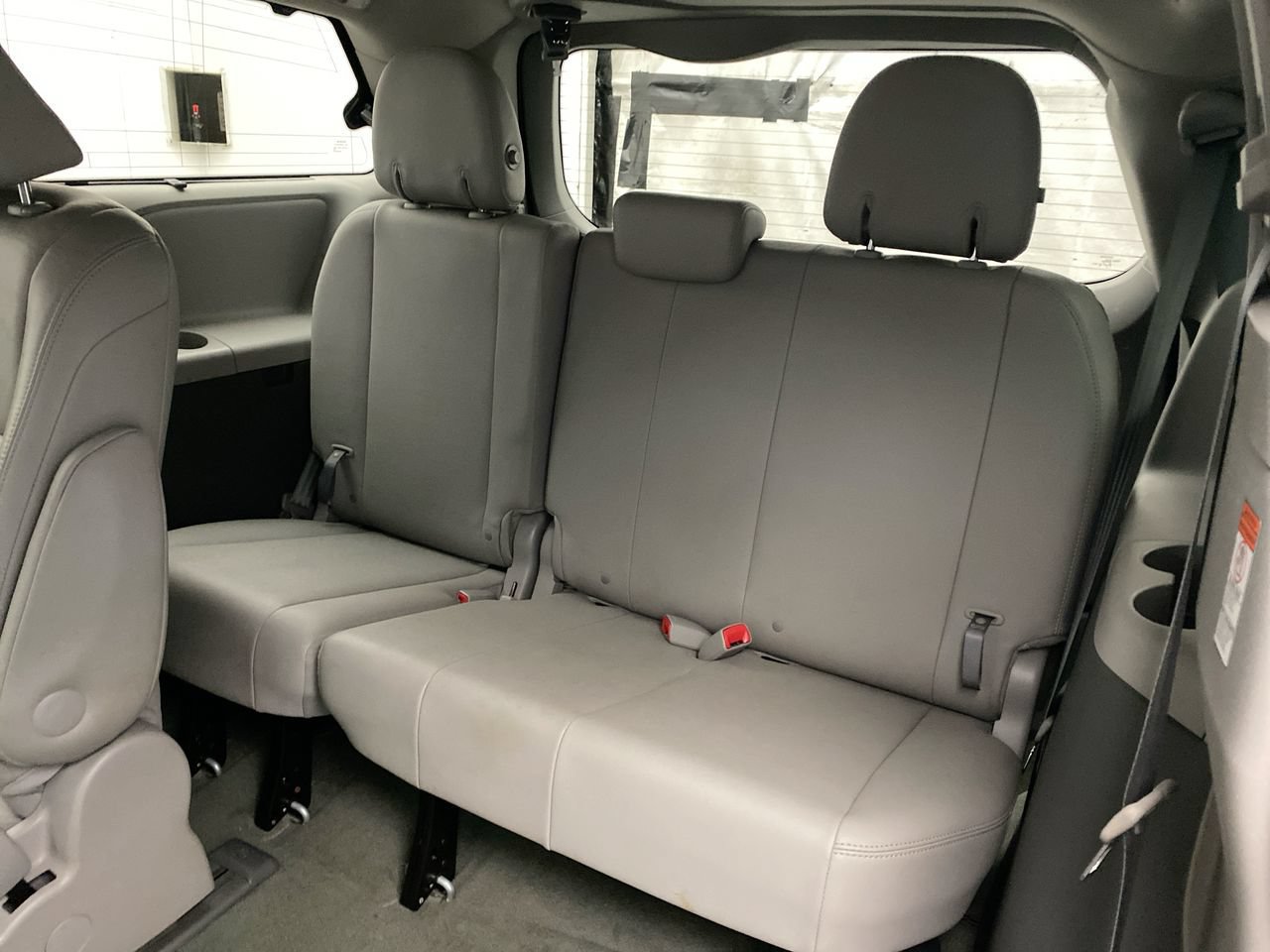 Used 2015 Toyota Sienna XLE w/ XLE Navigation Package AWD/4WD image 25