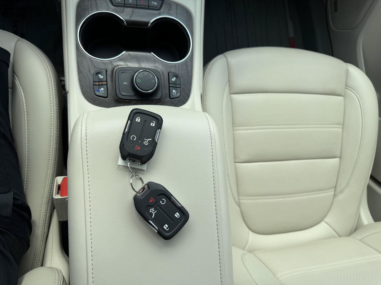 Used 2022 GMC Acadia Denali w/ Denali Ultimate Package AWD/4WD image 19