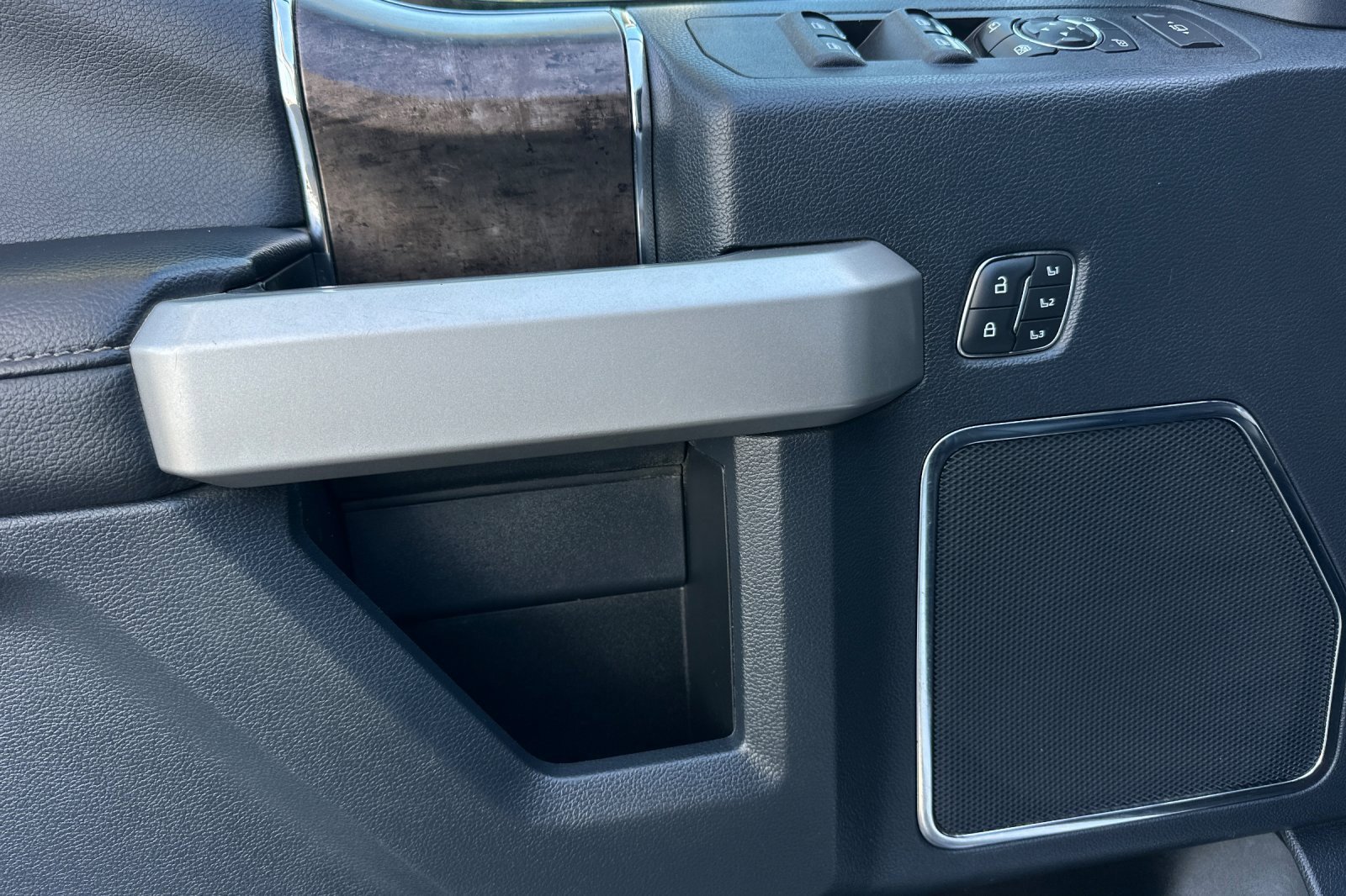 Used 2022 Ford F250 Lariat w/ Lariat Value Package image 10