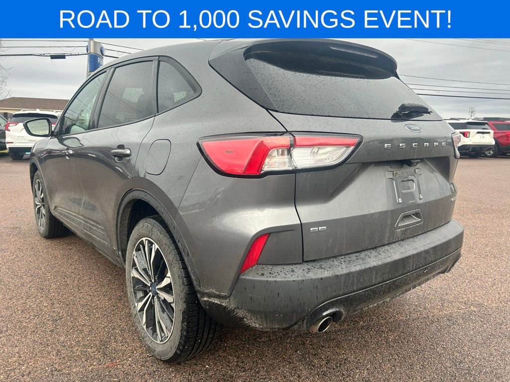 Certified 2021 Ford Escape SE w/ SE Sport Appearance Package image 4