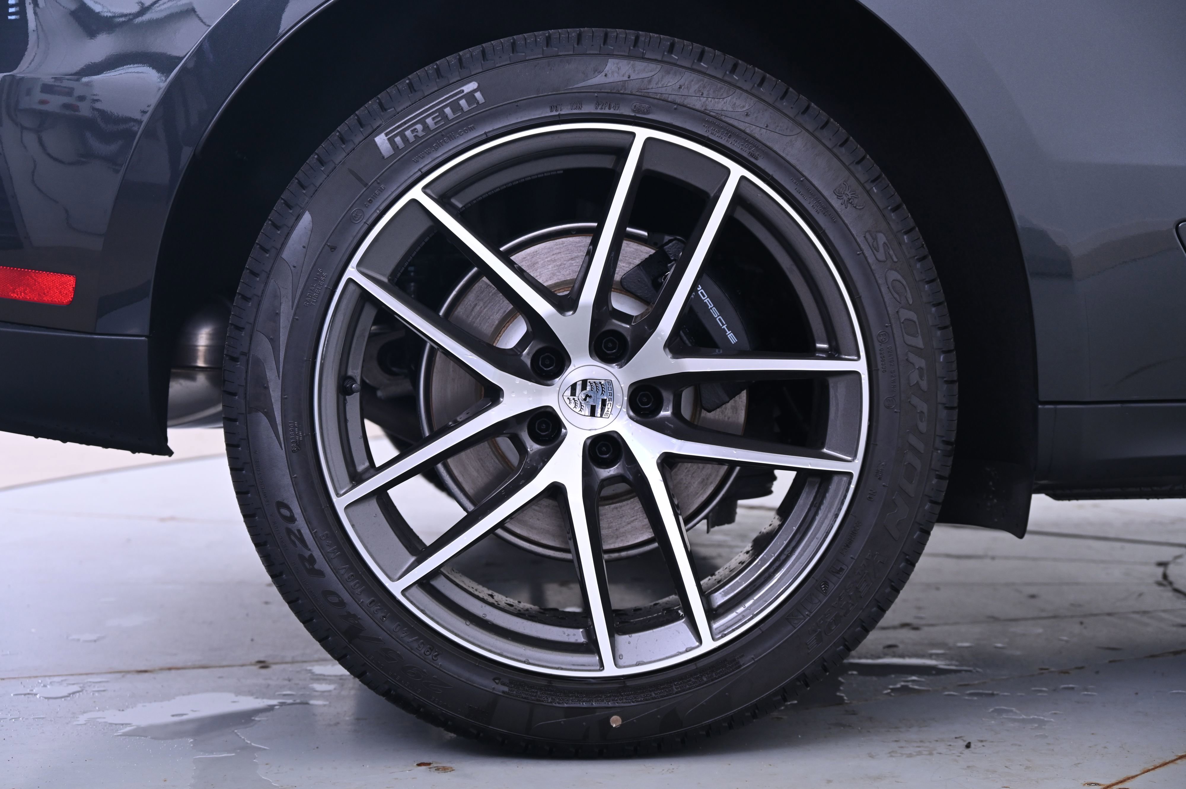 Certified 2025 Porsche Macan image 17