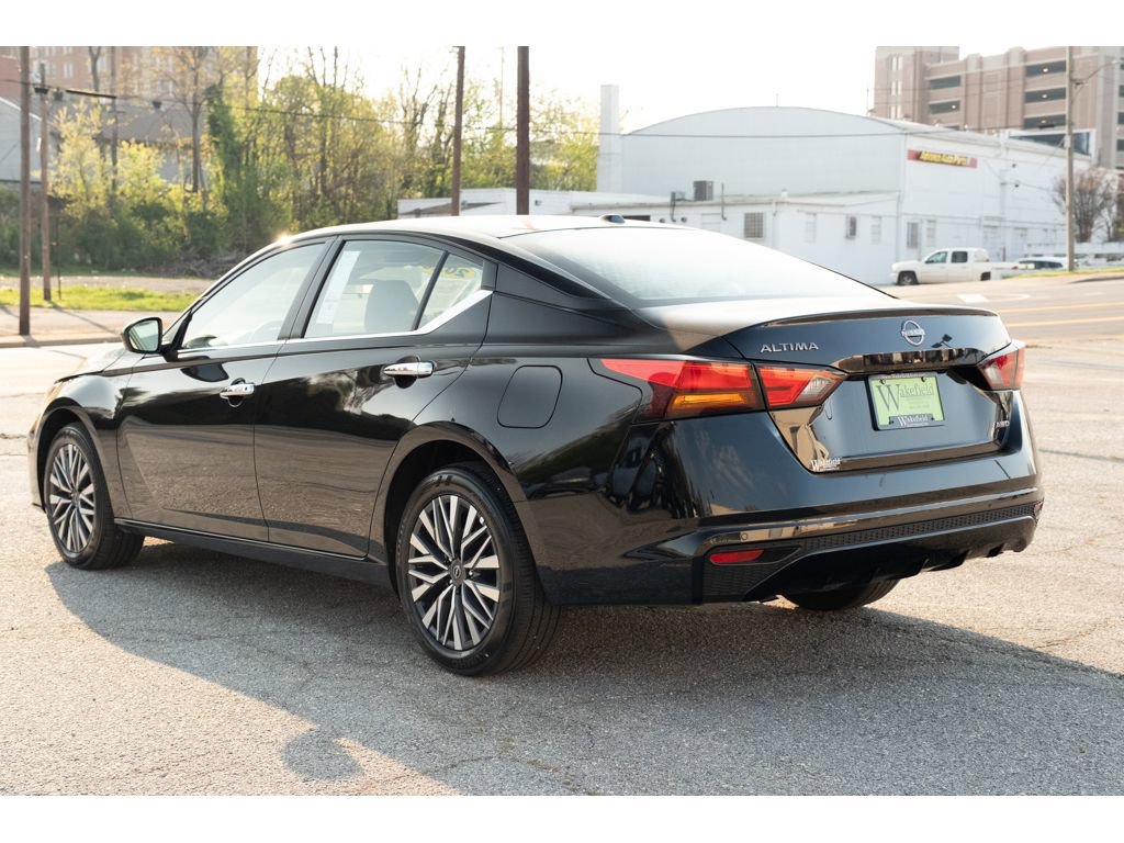 Used 2025 Nissan Altima 2.5 SV image 6