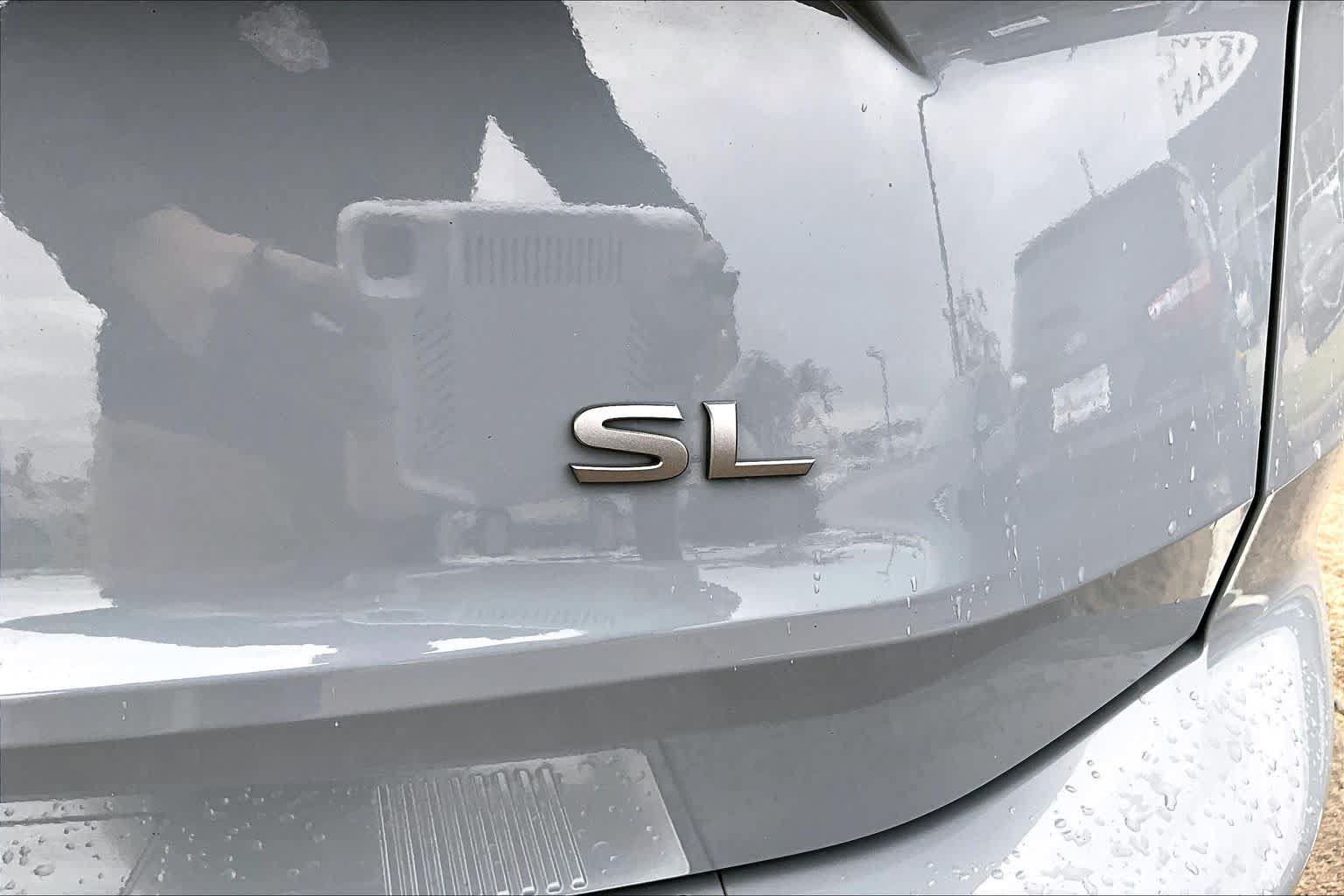 Used 2025 Nissan Rogue SL w/ Tech Package FWD image 10