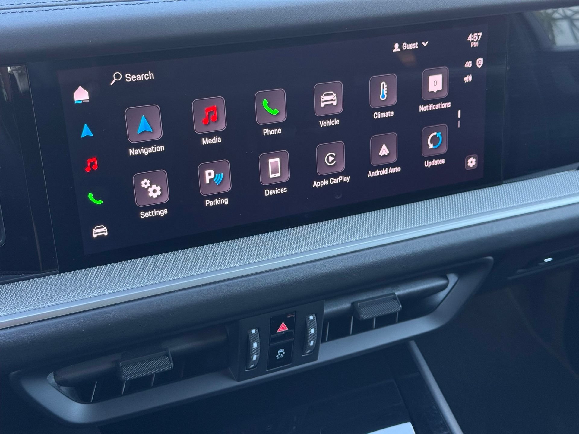 Certified 2024 Porsche Cayenne AWD/4WD image 18