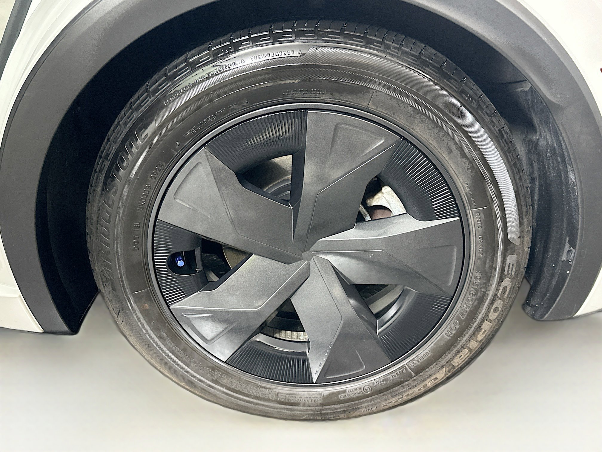 Used 2024 Toyota Prius LE image 11