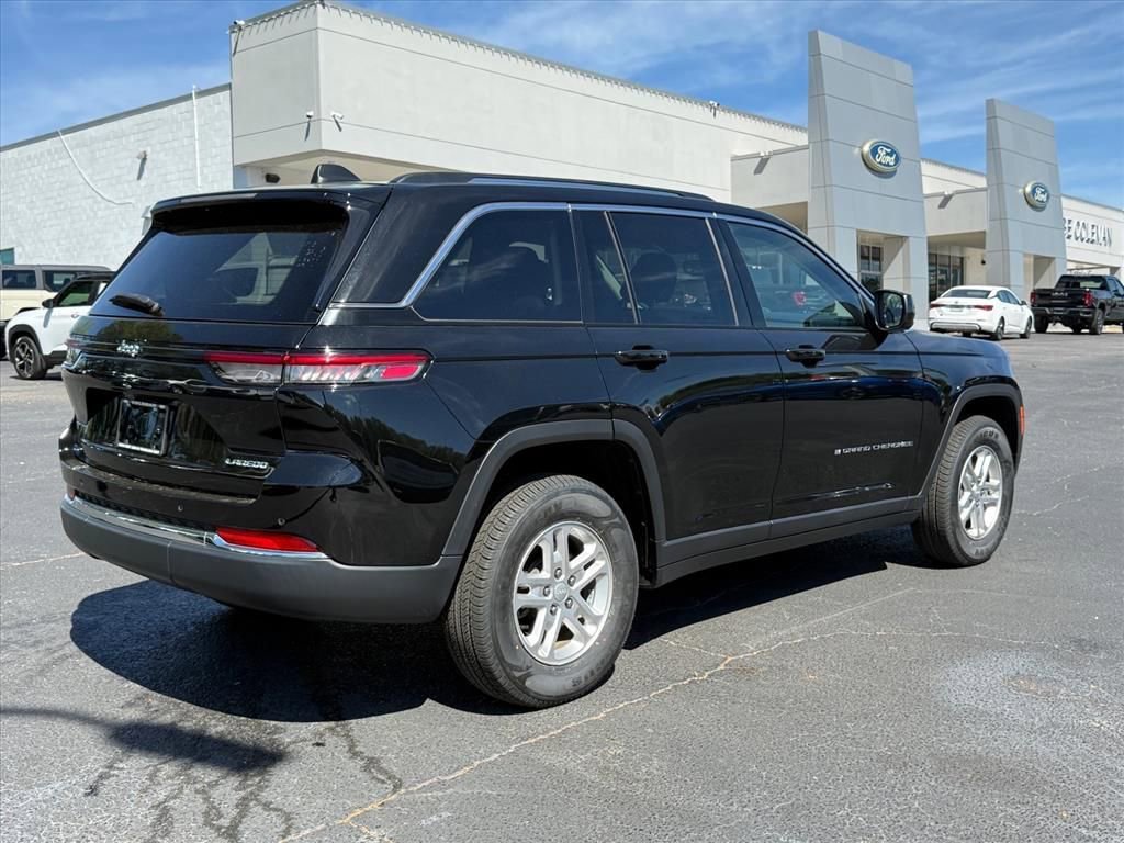 Used 2022 Jeep Grand Cherokee Laredo w/ Luxury Tech Group I image 4
