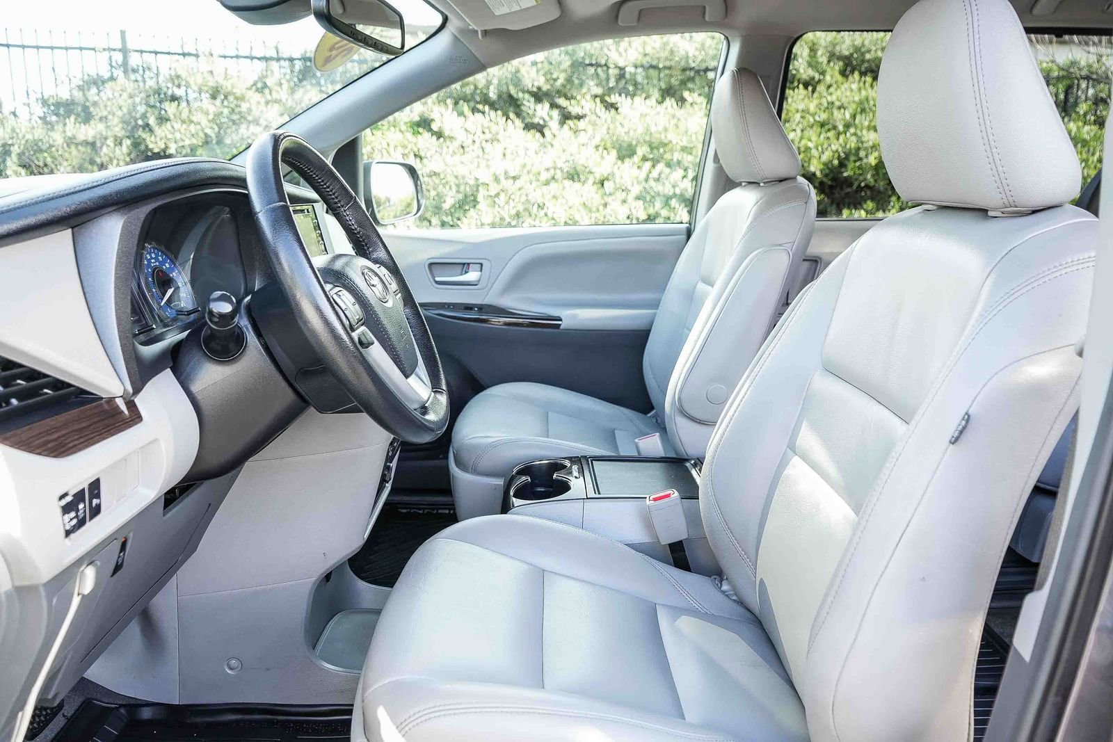 Certified 2019 Toyota Sienna XLE image 21