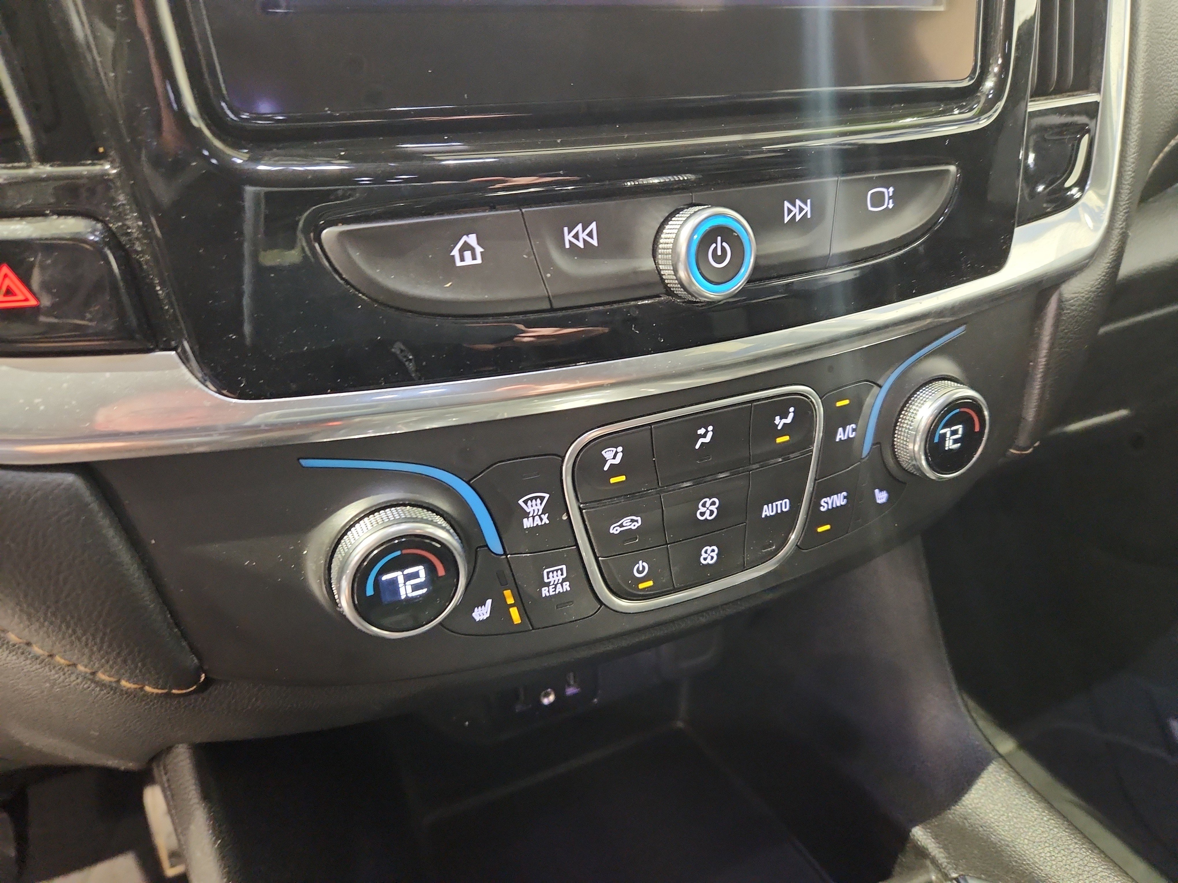 Used 2020 Chevrolet Traverse LT w/ LPO, Floor Liner Package image 10