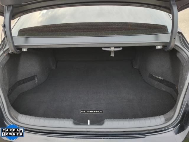 Used 2024 Hyundai Elantra SE FWD image 6