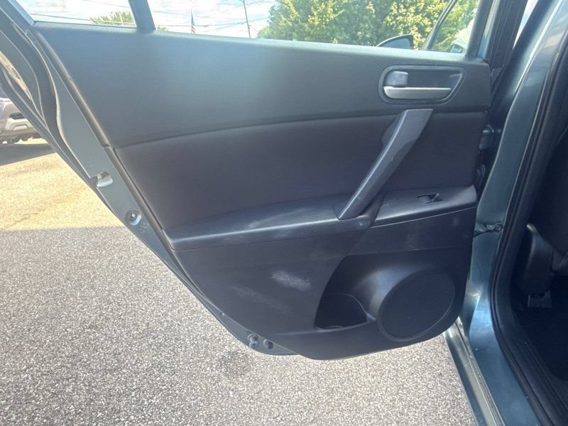 Used 2012 MAZDA MAZDA3 i Touring FWD image 13