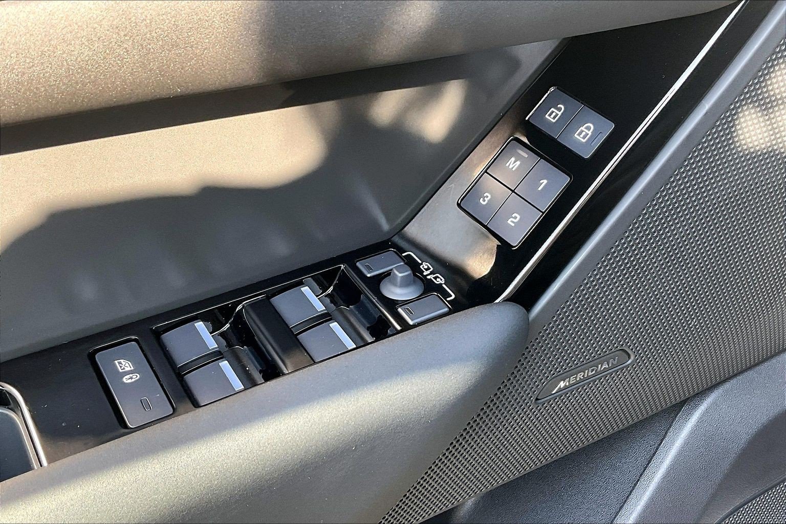 New 2026 Land Rover Range Rover Velar S AWD/4WD image 22