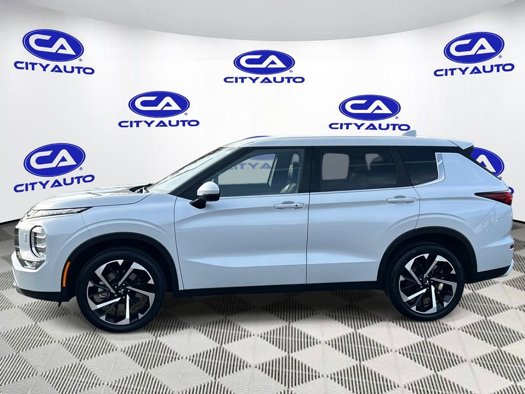 Used 2024 Mitsubishi Outlander SE image 7