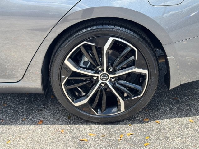 Used 2024 Nissan Altima 2.5 SR w/ SR Premium Package FWD image 10