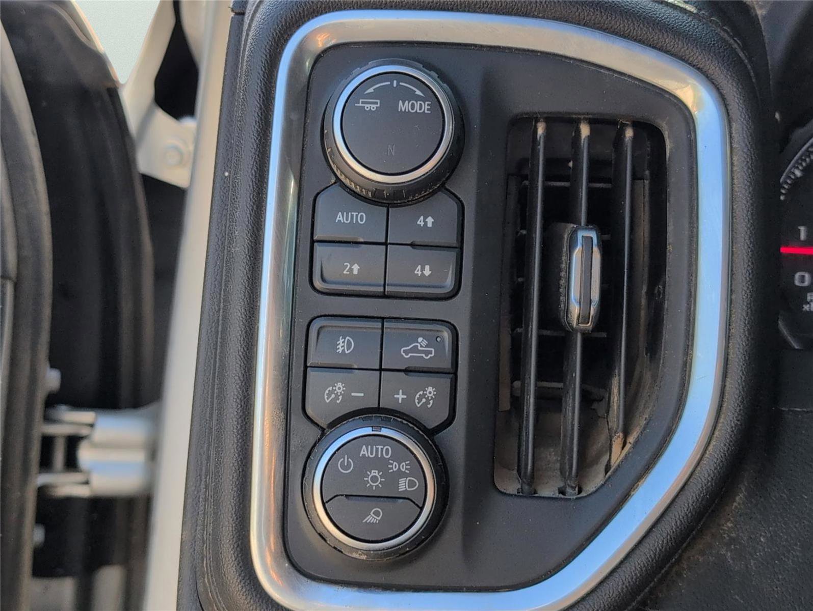 Used 2023 Chevrolet Silverado 2500 LT w/ Convenience Package image 23