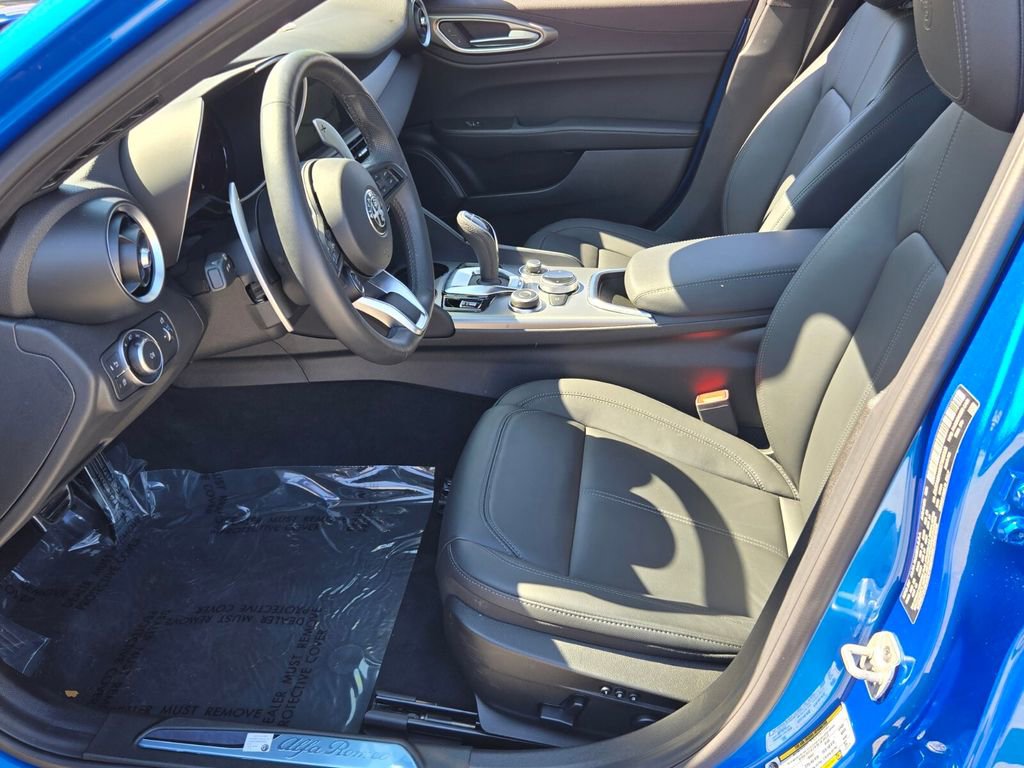 New 2025 Alfa Romeo Giulia w/ Driving Assist Package image 6