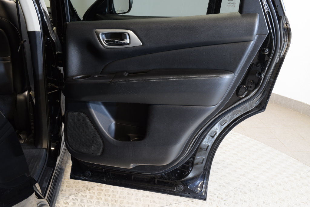 Used 2019 Nissan Pathfinder SL AWD/4WD image 31