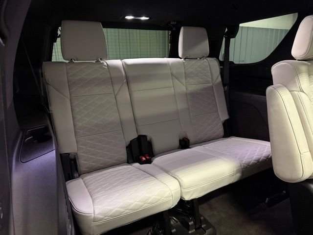 Used 2025 Cadillac Escalade V image 11