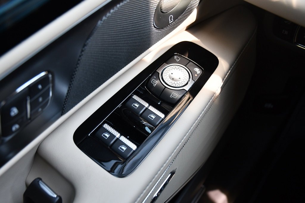 New 2025 Lincoln Nautilus Reserve w/ Jet Appearance Package image 23