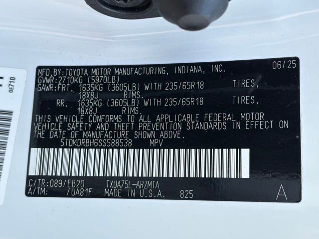 Used 2025 Toyota Highlander XLE image 33