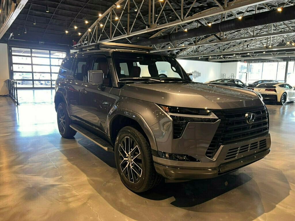 Used 2025 Lexus GX 550 PremiumPlus/TrafficAssist/Blac w/ Accessory Package (31) image 7