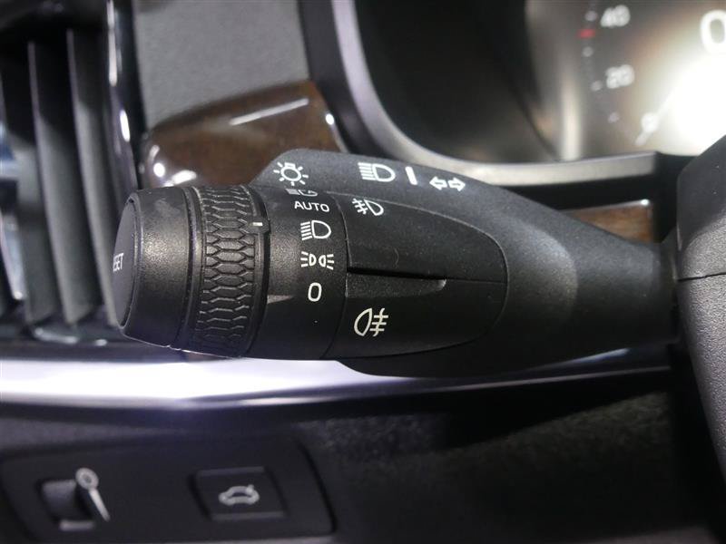 Used 2018 Volvo S90 T5 Momentum w/ Convenience Package AWD/4WD image 35