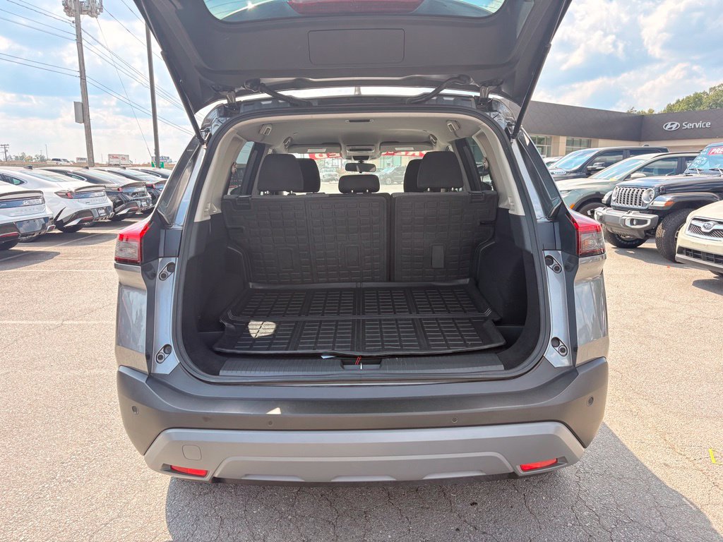 Used 2023 Nissan Rogue SV FWD image 7