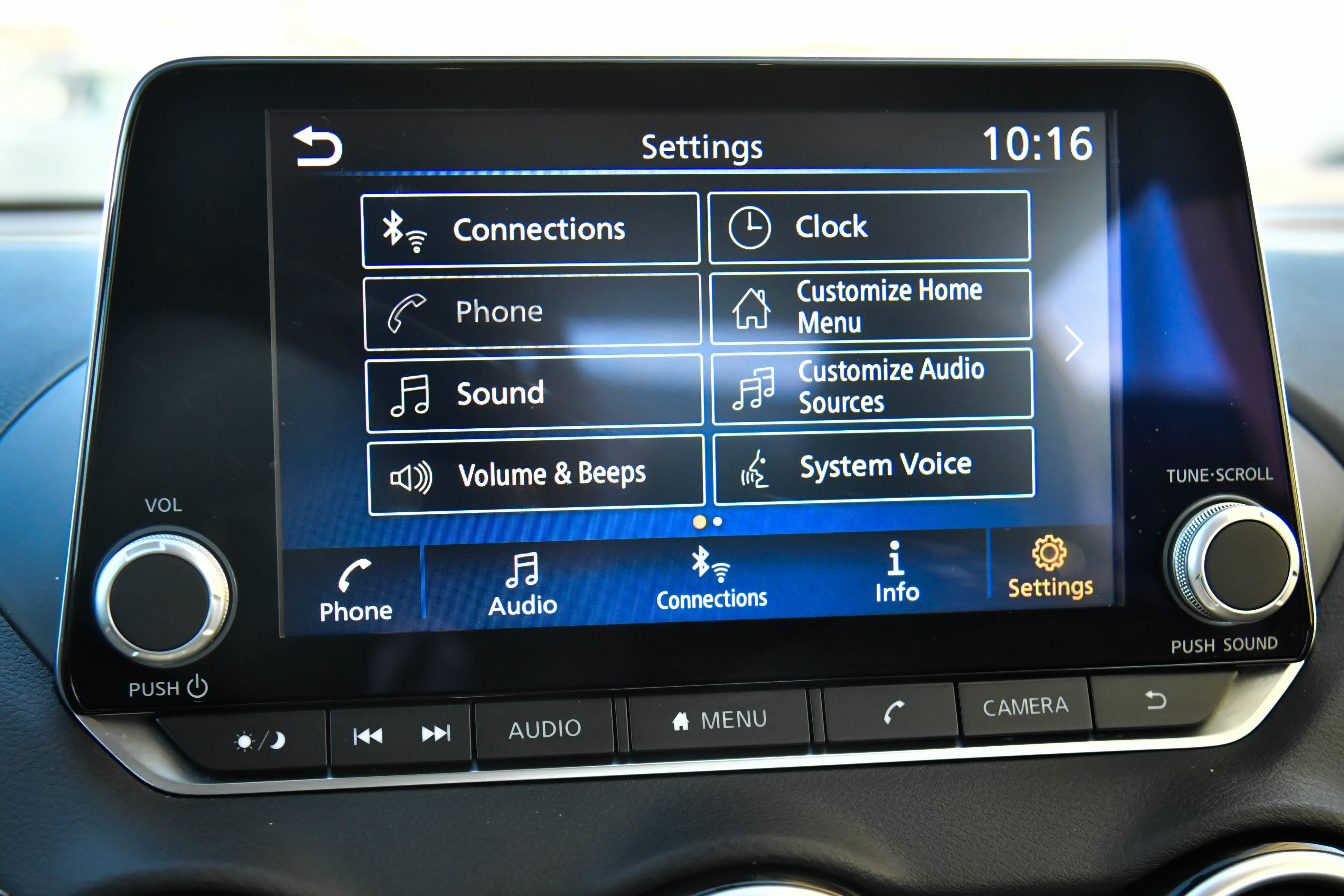 Used 2025 Nissan Sentra SV image 19