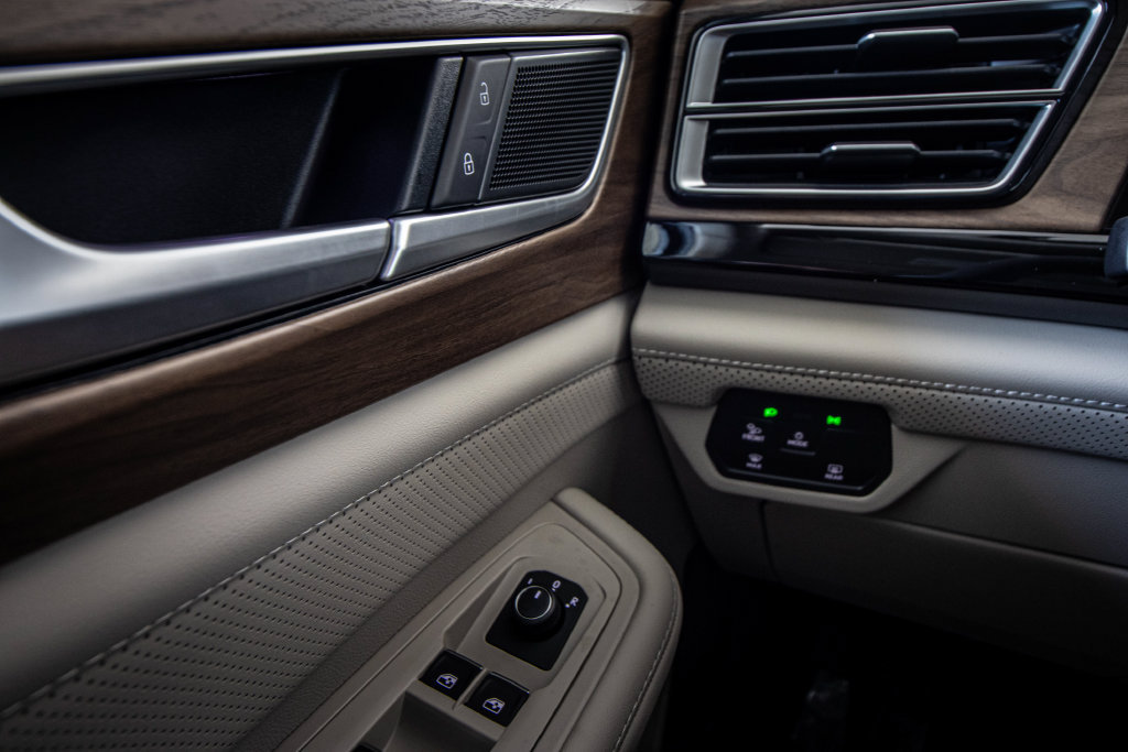 New 2026 Volkswagen Atlas SE FWD image 34