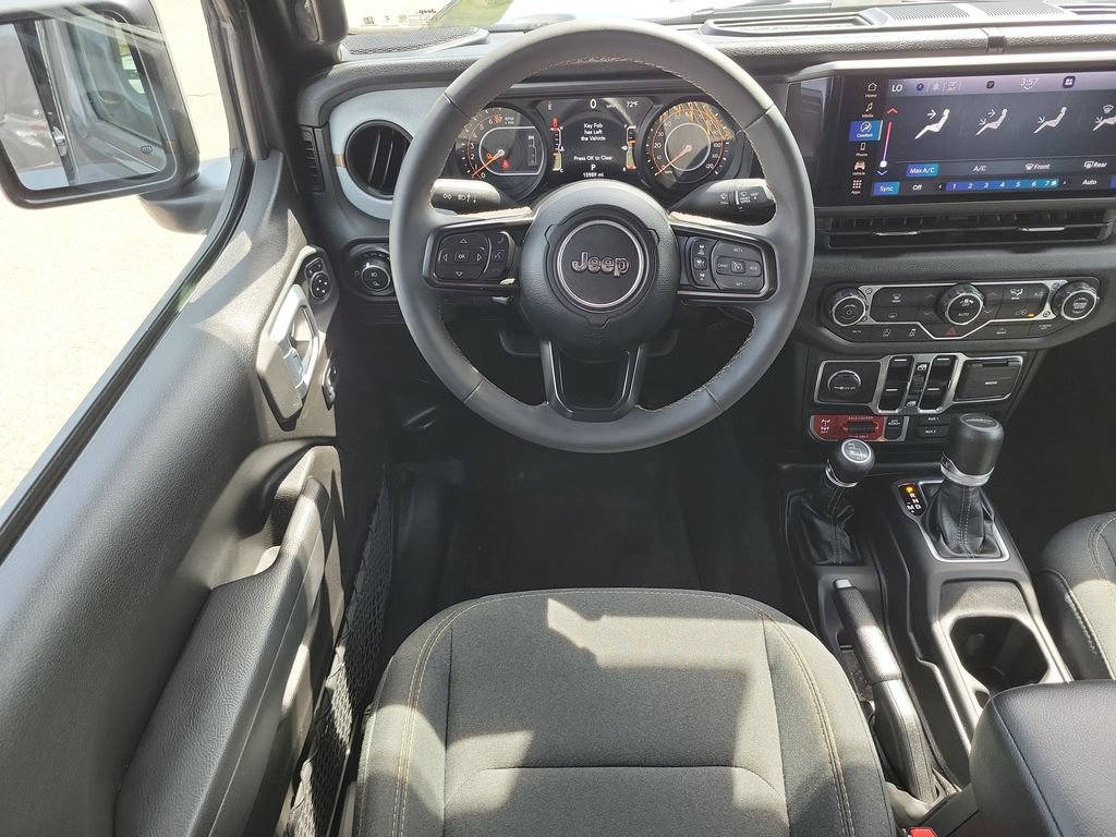 Used 2024 Jeep Gladiator Sport AWD/4WD image 13