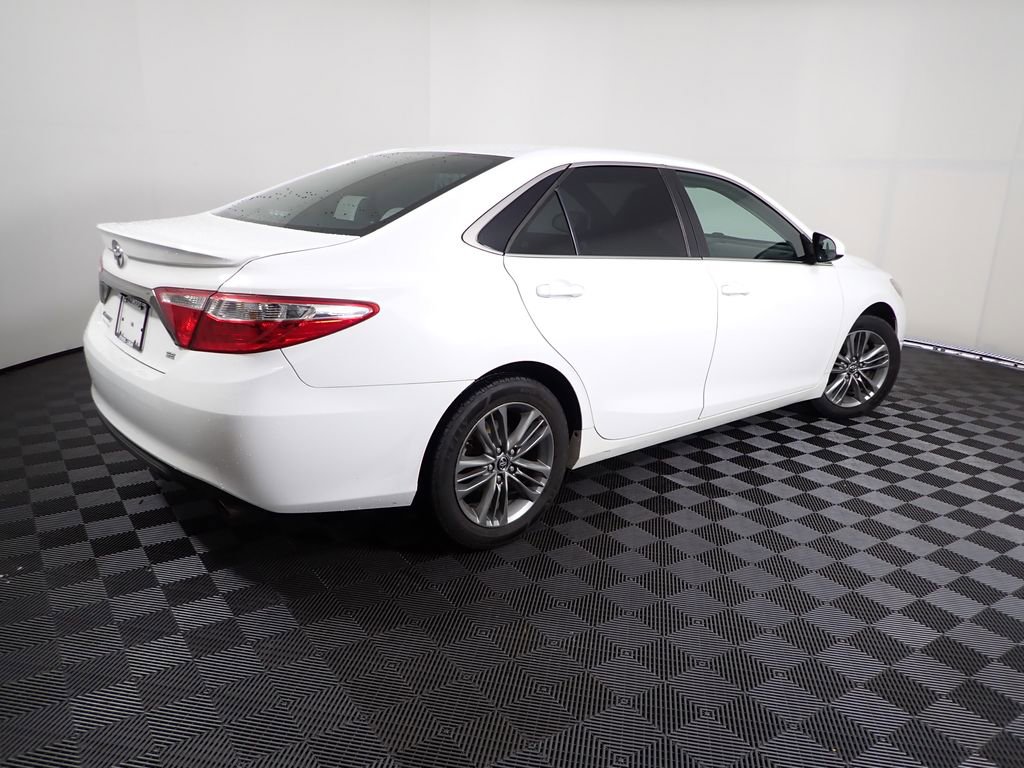 Used 2016 Toyota Camry SE image 15