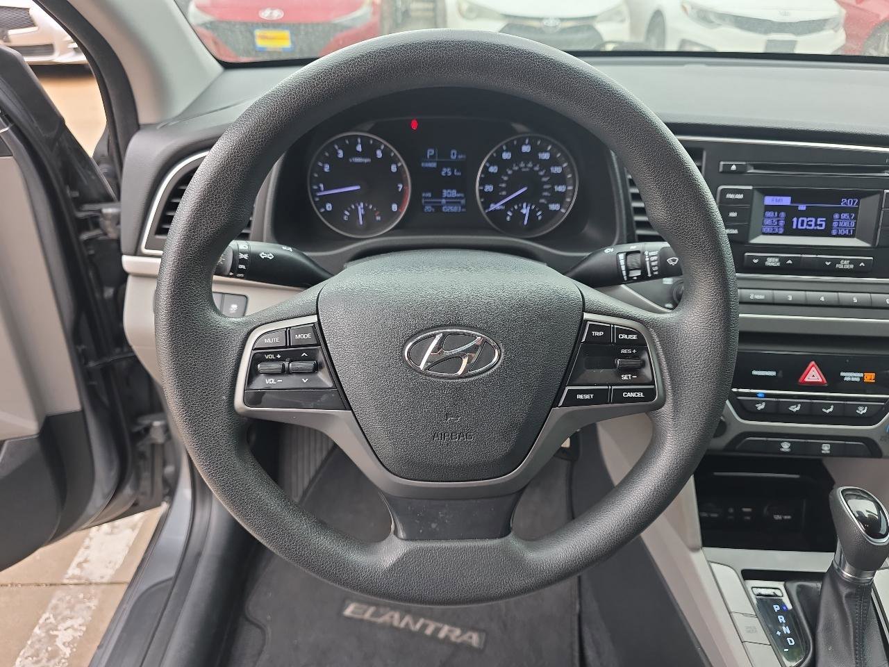 Used 2017 Hyundai Elantra SE image 14