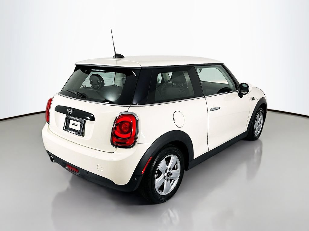 Used 2021 MINI Cooper 2-Door Hardtop FWD image 9