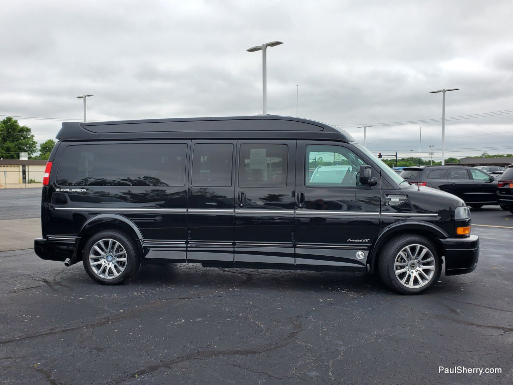 Used 2021 GMC Savana 3500 LS w/ Chrome Appearance Package RWD image 12