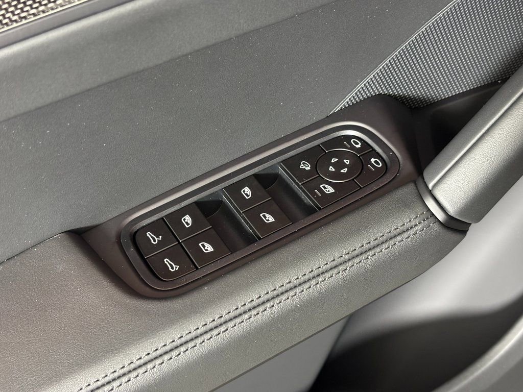 New 2026 Porsche Cayenne GTS AWD/4WD image 17
