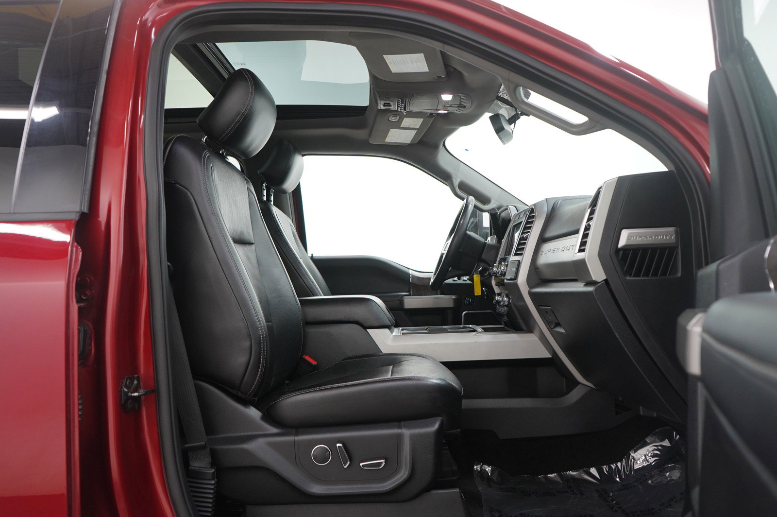 Used 2017 Ford F250 Lariat w/ Chrome Package image 11