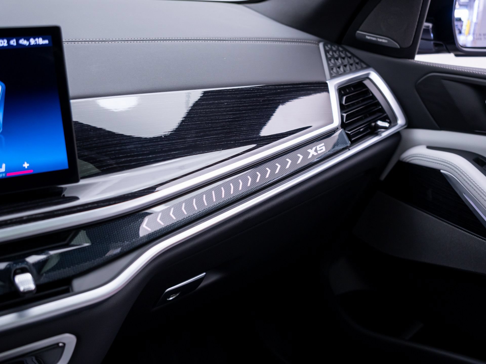 Used 2025 BMW X5 xDrive50e w/ Executive Package AWD/4WD image 31