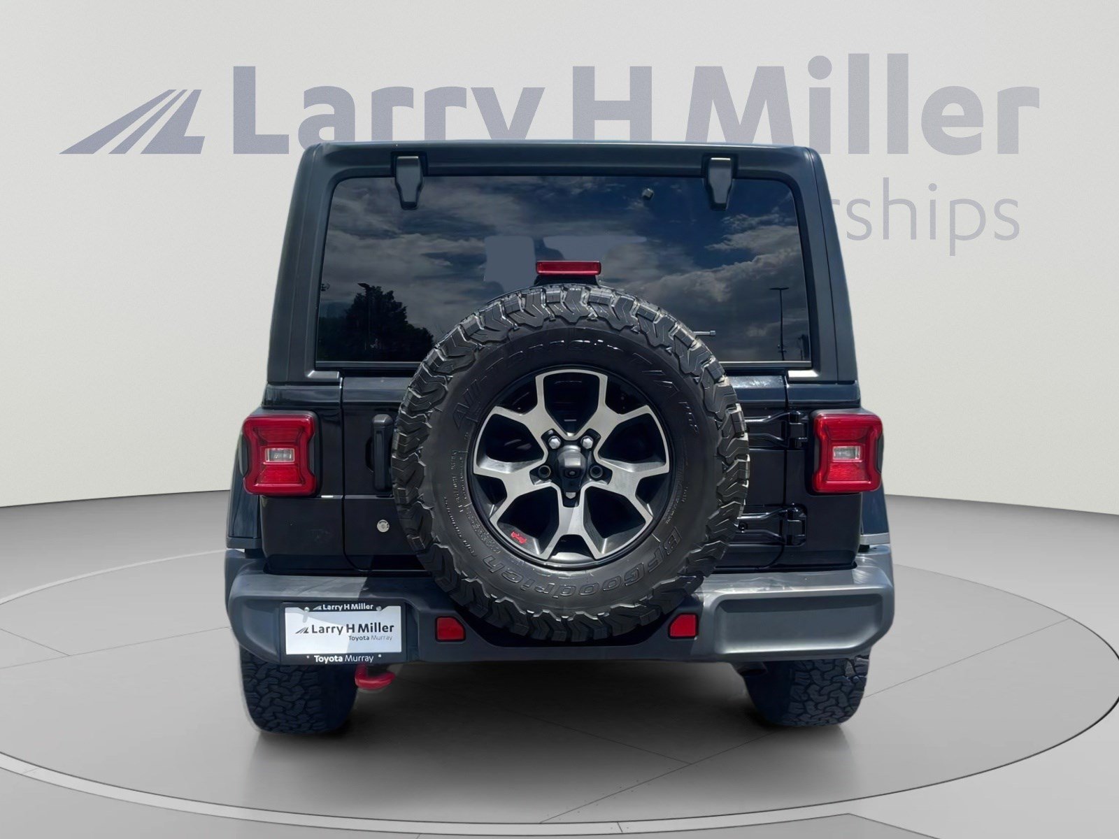 Used 2018 Jeep Wrangler Unlimited Rubicon w/ LED Lighting Group AWD/4WD image 4